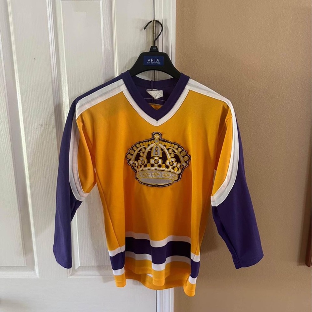 Women’s Los Angeles Kings jersey